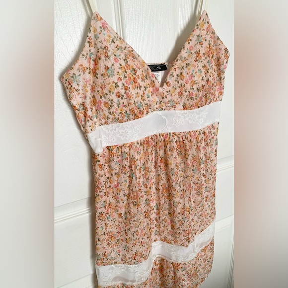 Women’s Mi.Im Floral & Lace Spaghetti Strapped Midi Dress Size Medium - Picture 2 of 5